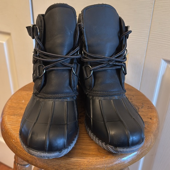 Women’s Winter Boots - Picture 2 of 12